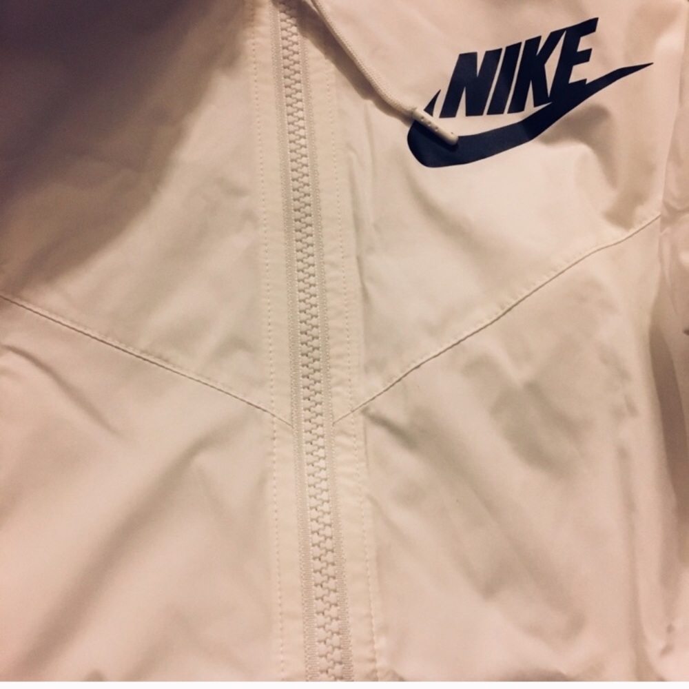 Nike Windbreaker/runner NWT - Picture 7 of 8